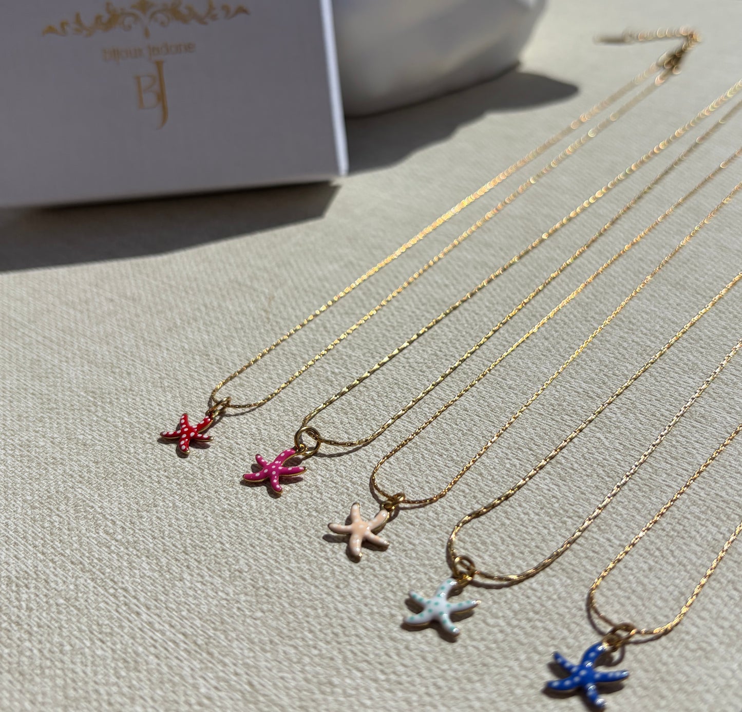Lagune l Collier coloré etoile de mer