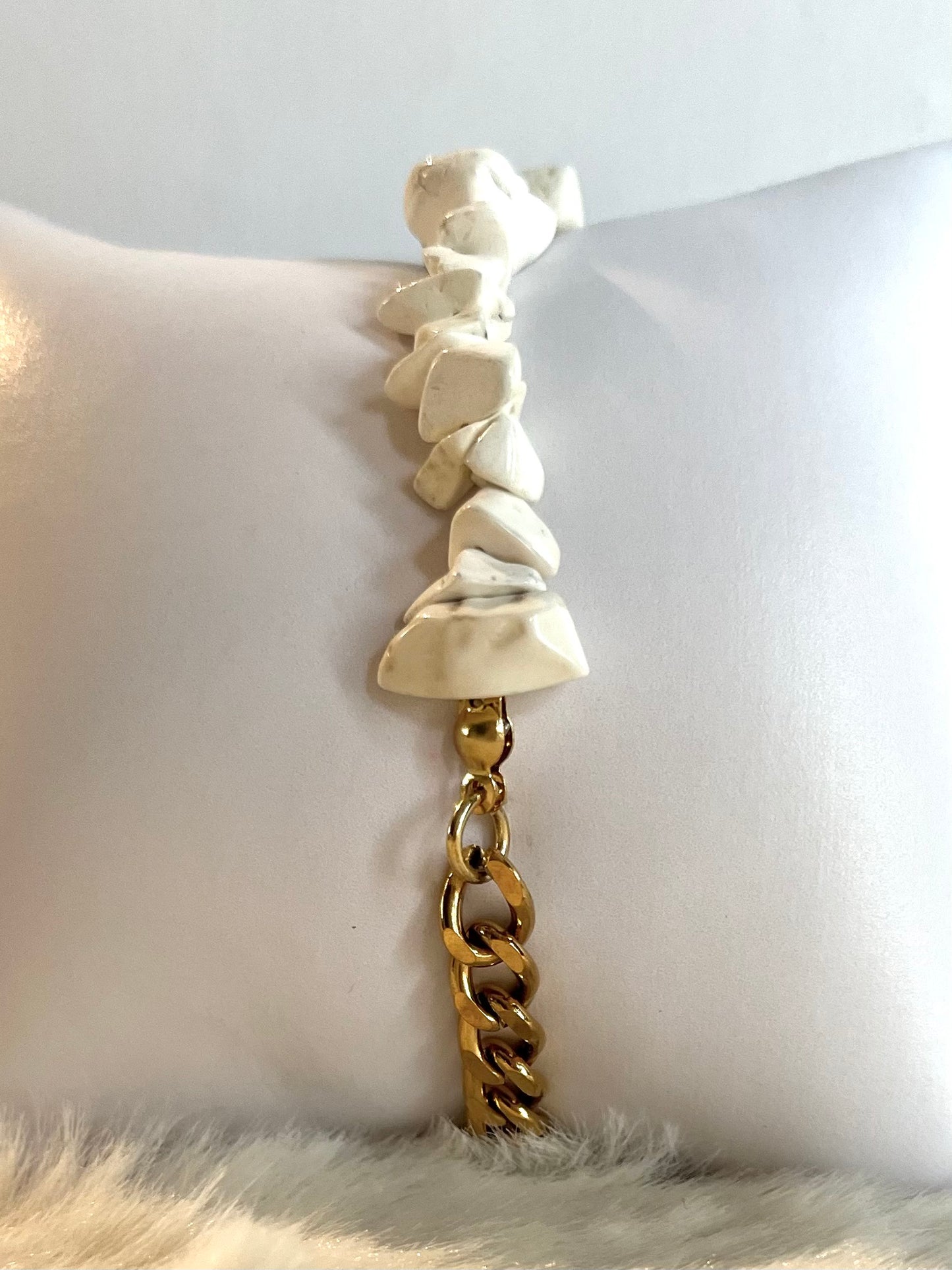 Blima l bracelet doré et Jaspe Blanc