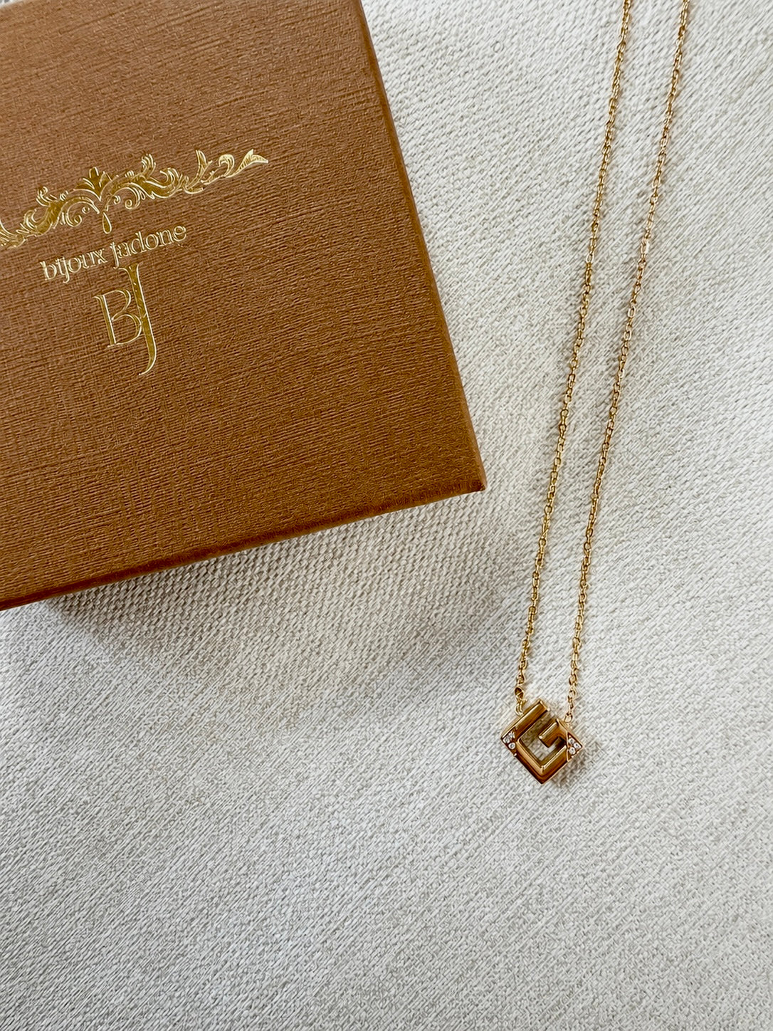 Soline - collier doré et zircon blanc