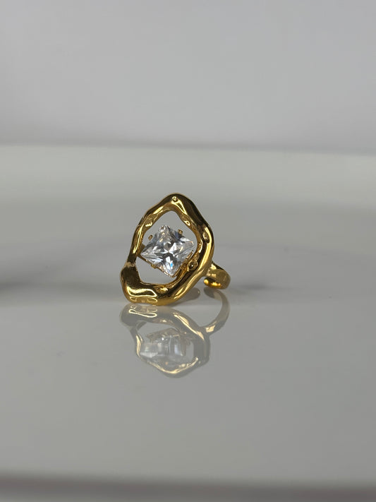 Daiva l Bague ajustable dorée et zircon blanc