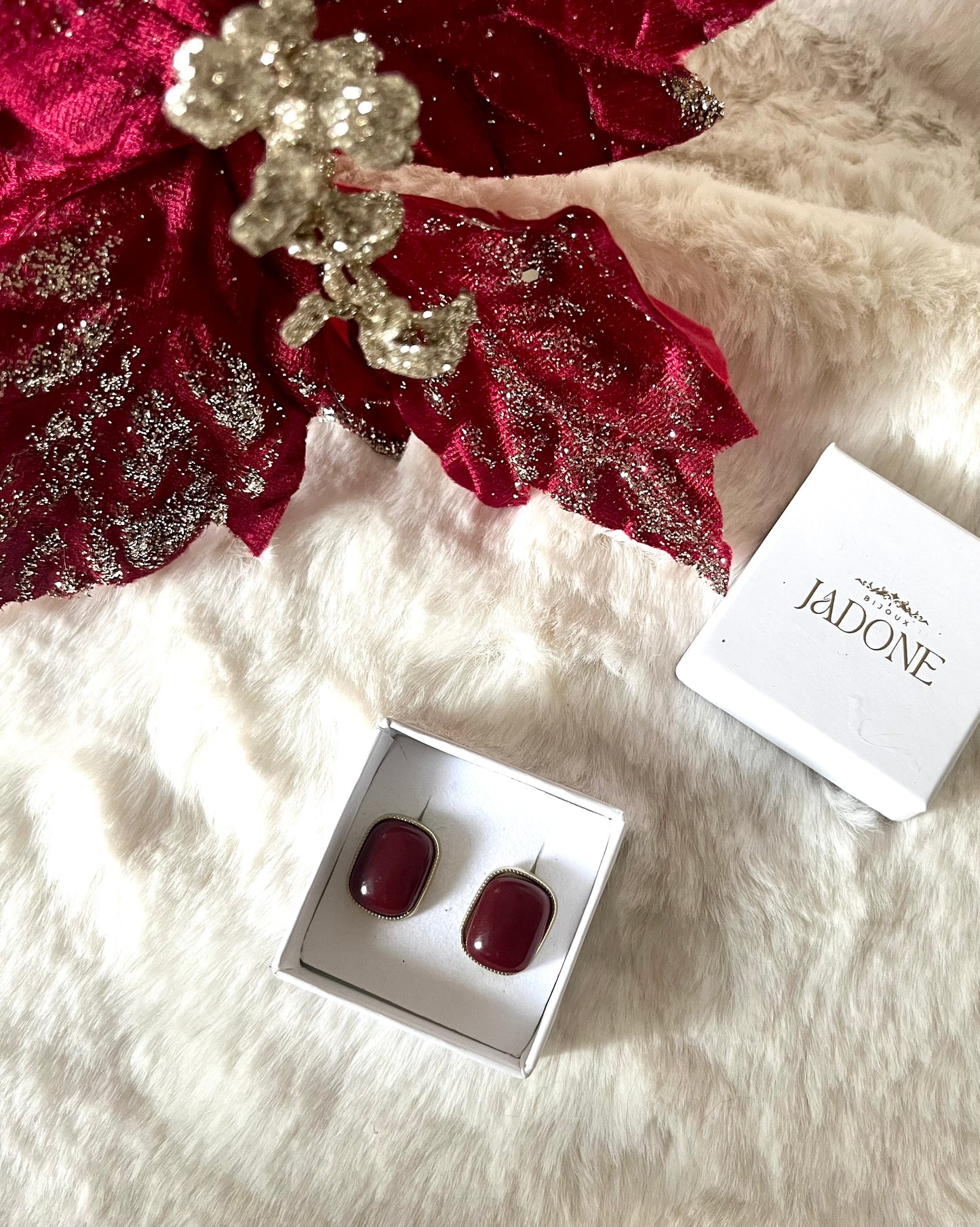 Louisa l Boucles d'oreilles bordeaux et dorées