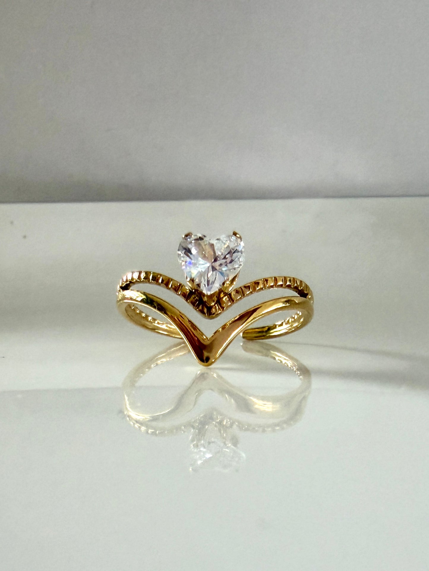 Belinda l bague ajustable dorée et zircon blanc cœur