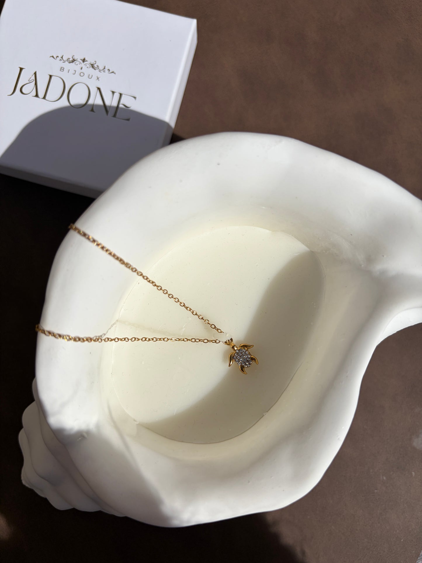 Tika l Collier tortue 🐢 doré et zircon blanc