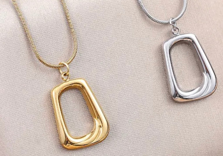 Miu l collier doré ou argenté