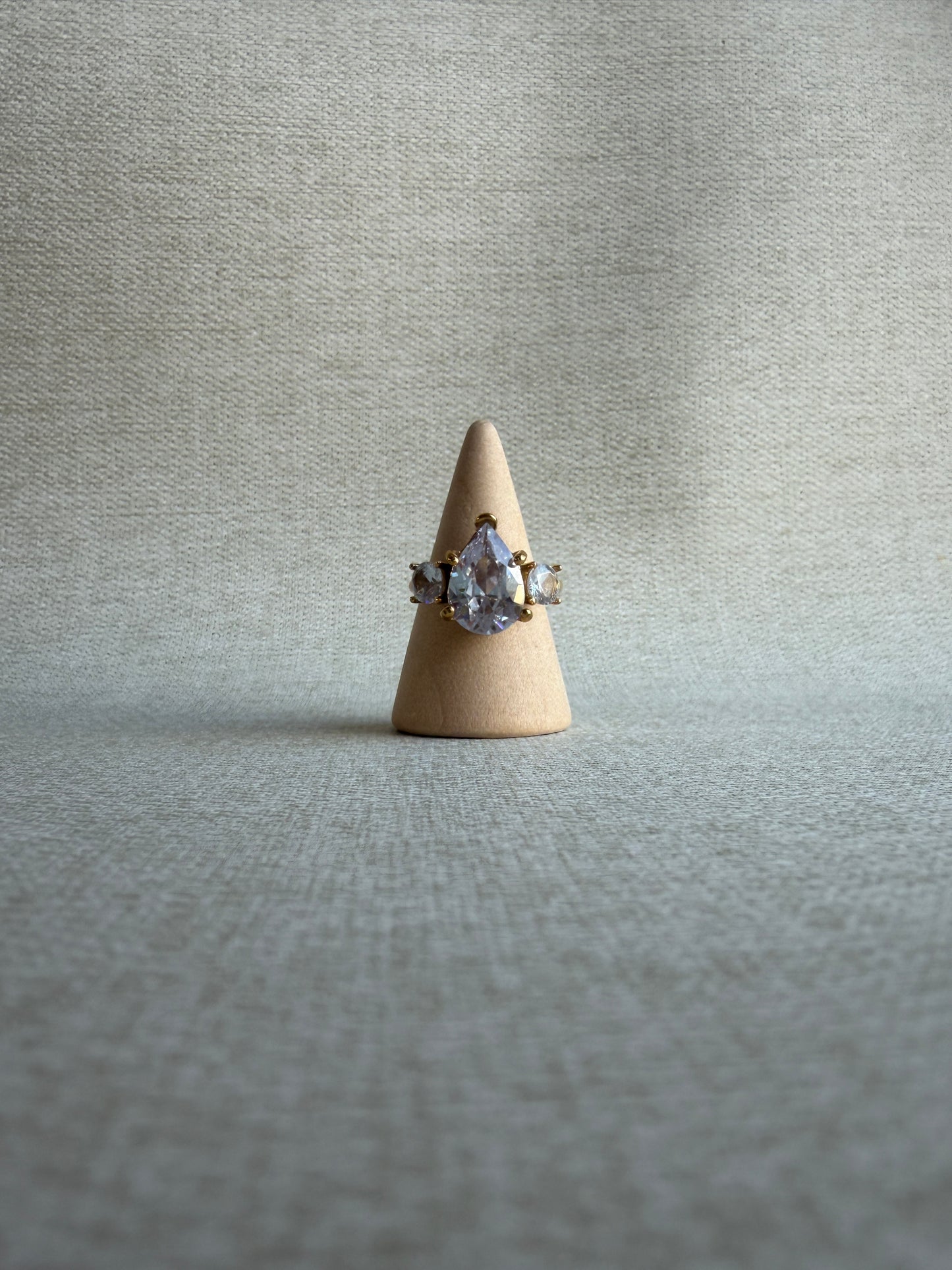 Kami l Bague dorée et zircon blanc