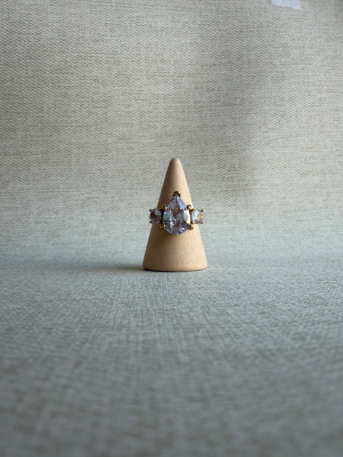 Kami l Bague dorée et zircon blanc