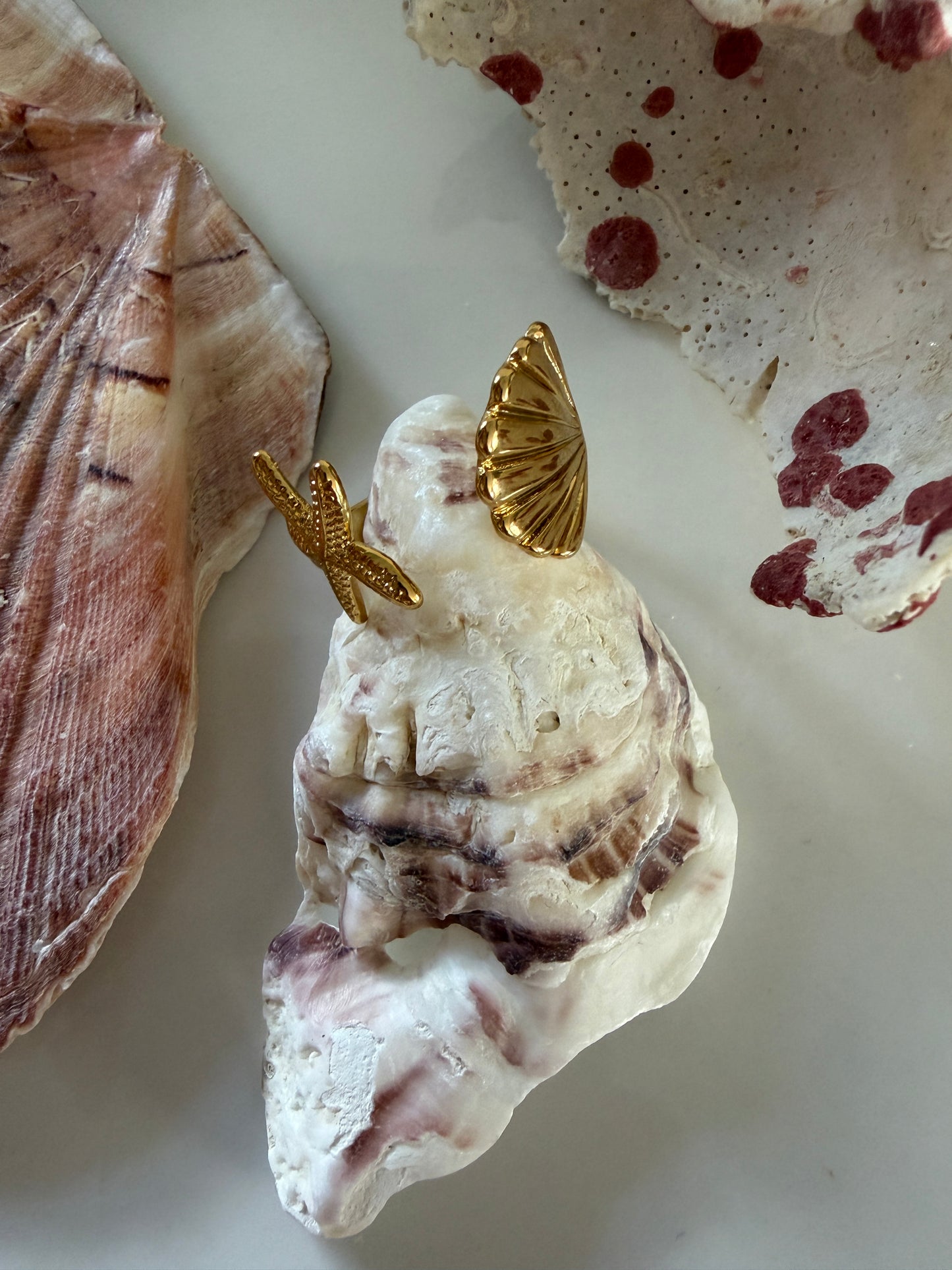 Étoile l Bague ajustable coquillage dorée